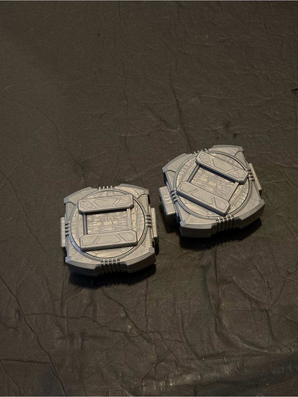 Kamen Rider Geets DX Rays Buckle Holder 2 Pieces set Toy BANDAI